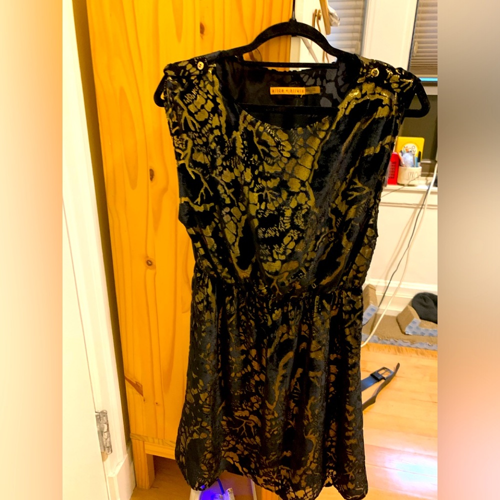 Alice+Olivia, velvet black and gold patterned dress- size SP (fits a S/M)